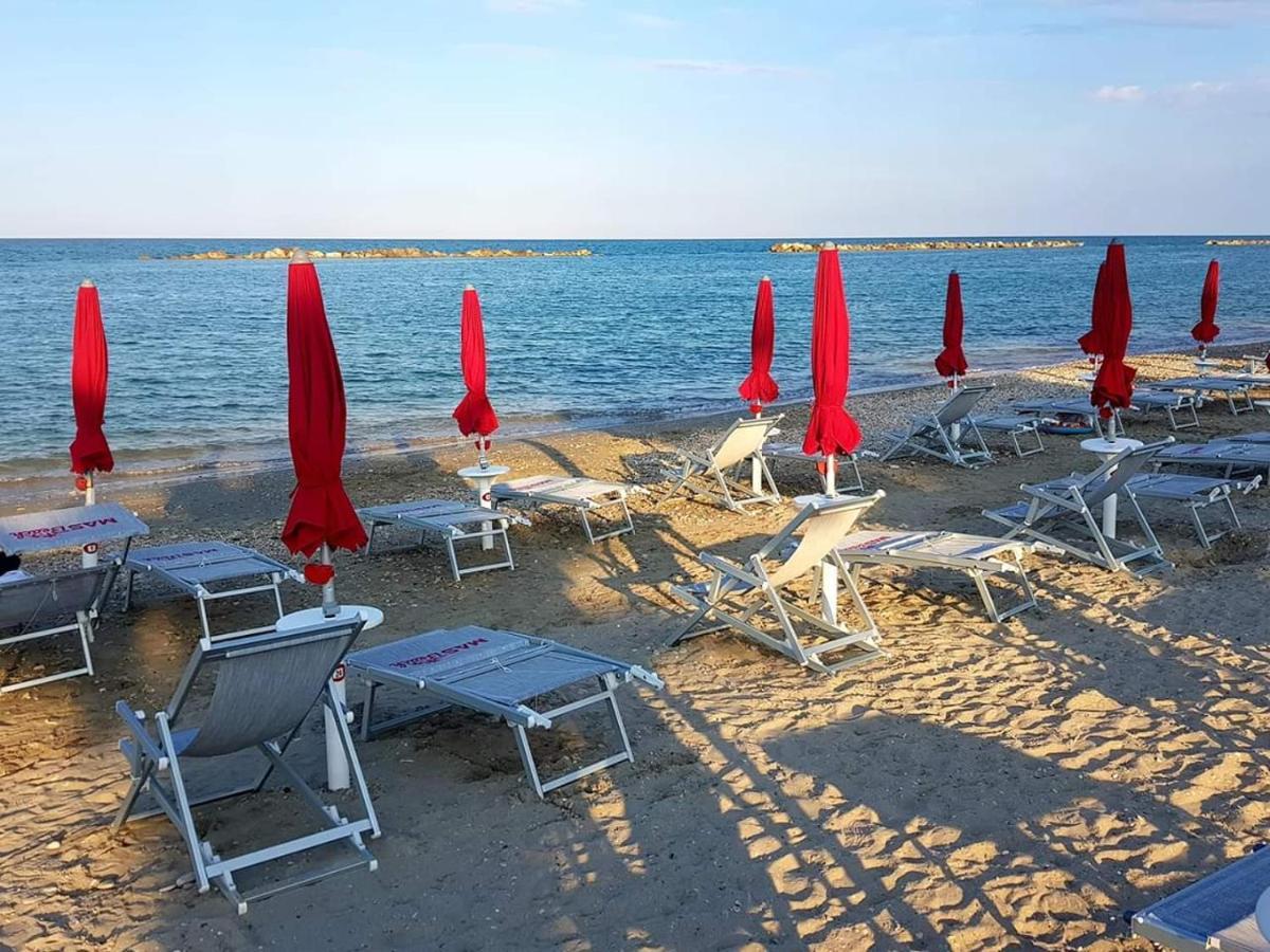 Ambruosi Village Resort & Spa Massignano Zewnętrze zdjęcie